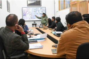 Div Com Ladakh chairs Traffic Plan meeting for Leh Town