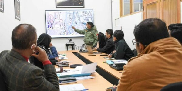 Div Com Ladakh chairs Traffic Plan meeting for Leh Town