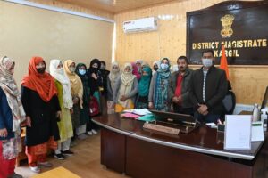 DC Kargil distributes Rs 25 lakhs among SHGs under NRLM