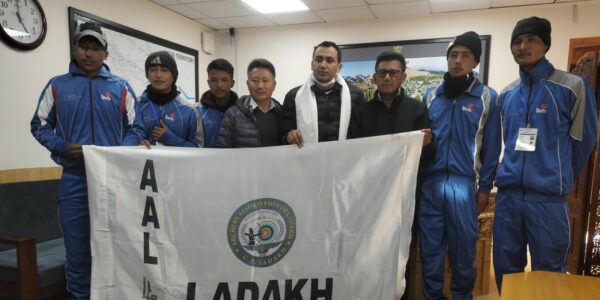 Secy Sports wishes luck to Ladakh’s archery team for Nationals