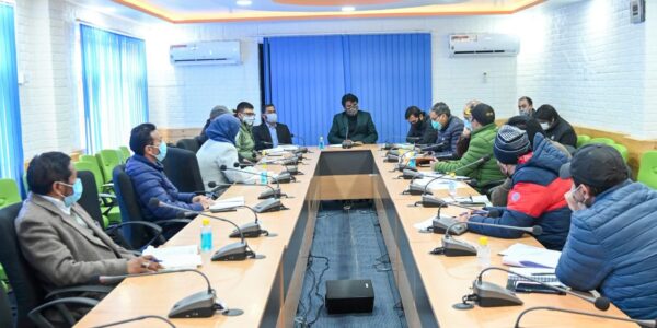 CEC reviews COVID-19 preparedness in Kargil post Zojila re-opening