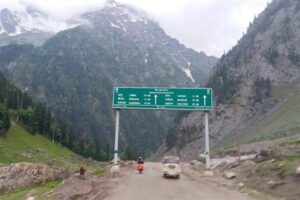 ‘Sonmarg Weight Bridge becoming hub of corruption’, allege drivers