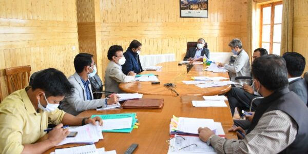 Improve expenditure on development works: Advisor Ladakh