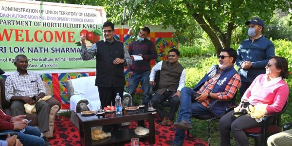 Sikkim Minister visits Fruits Growers in Kargil