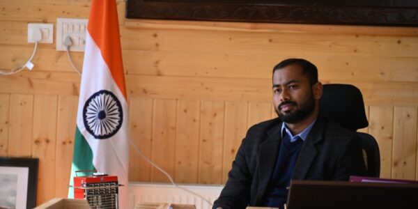 DC Santosh Sukhadeve reviews COVID-19 status, preparedness in Kargil District