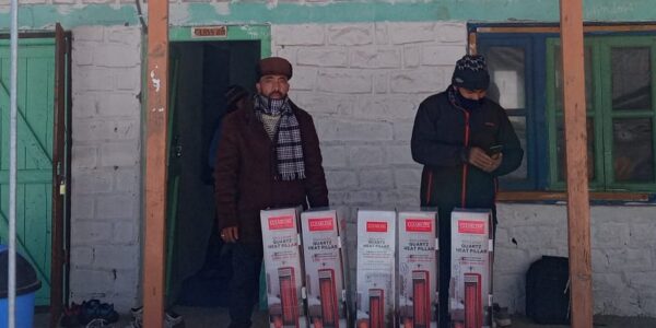 Councilor Baroo Minji Distributes Heating Appliances for Government Runned Winter Tuition Centres