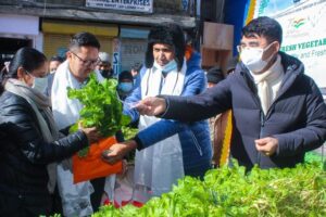 LAHDC Leh, Secretary Agriculture inaugurates sale of fresh and organic vegetables