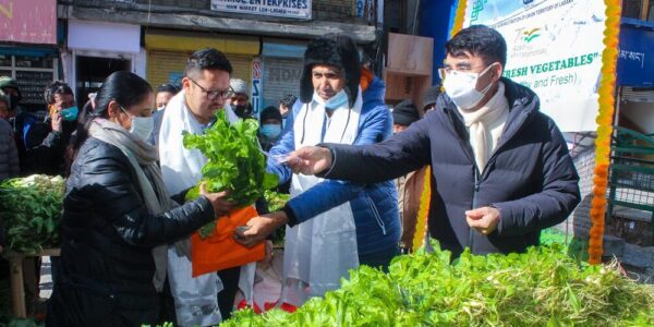 LAHDC Leh, Secretary Agriculture inaugurates sale of fresh and organic vegetables