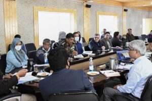 Div Com chairs traffic management meeting for Leh ahead of tourist season