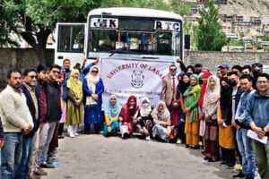 University of Ladakh flags off students on exposure tour to Gujarat University