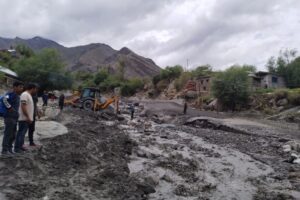 Officials visit flood-affected areas in Kargil, Zanskar