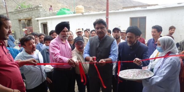 CEC Feroz Khan inaugurates Oxygen Plant at District Hospital installed by NHPC