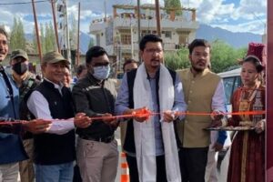Ladakh celebrates 8th National Handloom Day