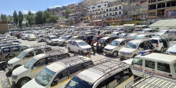 Taxis ceased at Kargil; Taxi Union demands renewal of permit