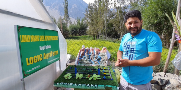 Experiences with modern agricultural techniques: the story of a progressive farmer from Kargil Er.  Ahmad Ali
