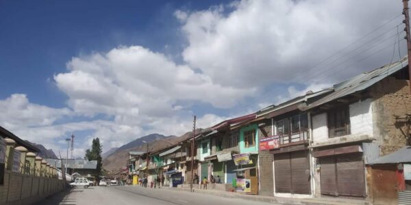 Business stops in Kargil after LG Administration denies UT permits to transporters