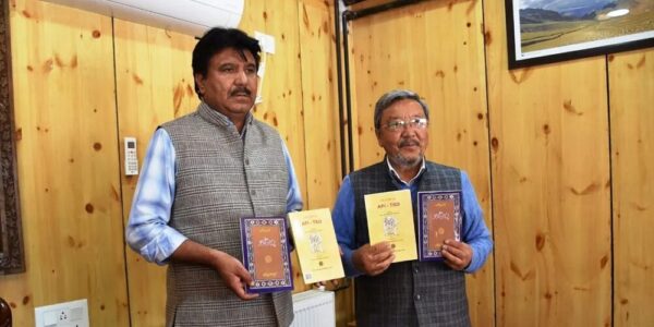CEC releases Kacho Asfandyar Khan’s two books titled “Api Tso and Parkala-e-Guftar”