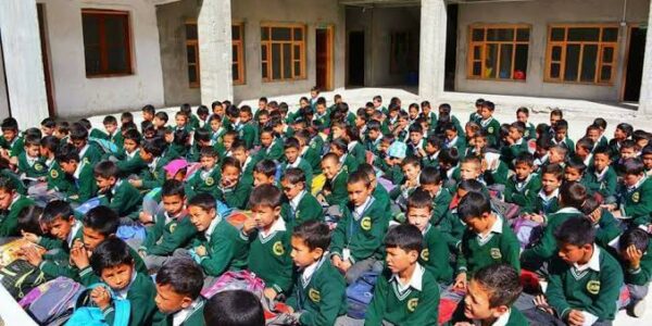 CEO Kargil announce winter vacations for schools
