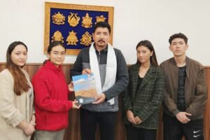 LSWSD delegation called on CEC Leh, Tashi Gyalson