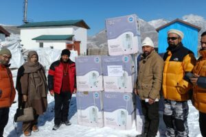 Councilor Baroo-Minjee Distributes Oxygen Concentrators to Medical Centres