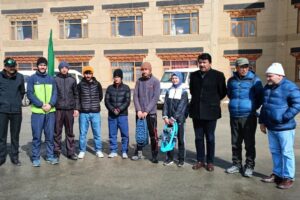 CEC Feroz Khan flags off snowshoe team Ladakh to participate in 3rd Khelo India Winter Games