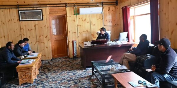 EC Tashi reviews compensation of land, trees of Kargil-Zanskar NH