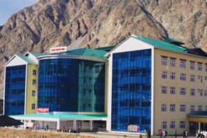 LG Ladakh Orders Expedited Procurement of CT-Scan and MRI Machines for Kargil Hospital
