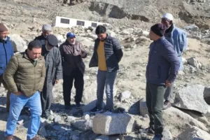 EC Naqvi visits Chanigund, takes assessment of land feasibility for various developmental works