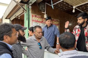 Dy Chairman inspects Leh markets to oversee sale of unhygienic Chicken