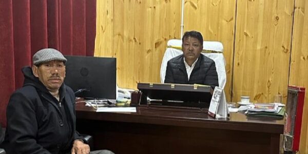 Councilor Chiktan, Delegation of Hagnis Village Call on EC Zakir Hussain