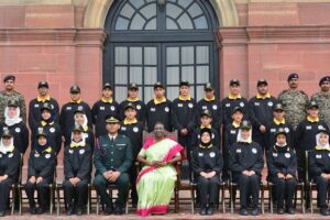 Army Goodwill School Embarks on National Integration Tour, Meets President of India