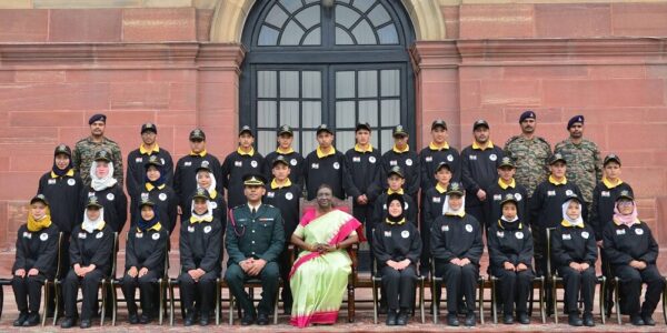 Army Goodwill School Embarks on National Integration Tour, Meets President of India