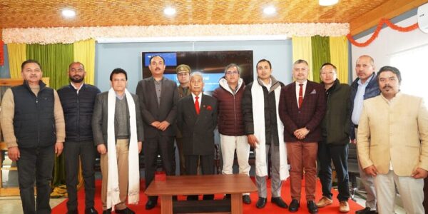 LG Ladakh hosts a farewell party to outgoing Adm. Secy. Kacho Mehboob Ali Khan & Ravinder Kumar